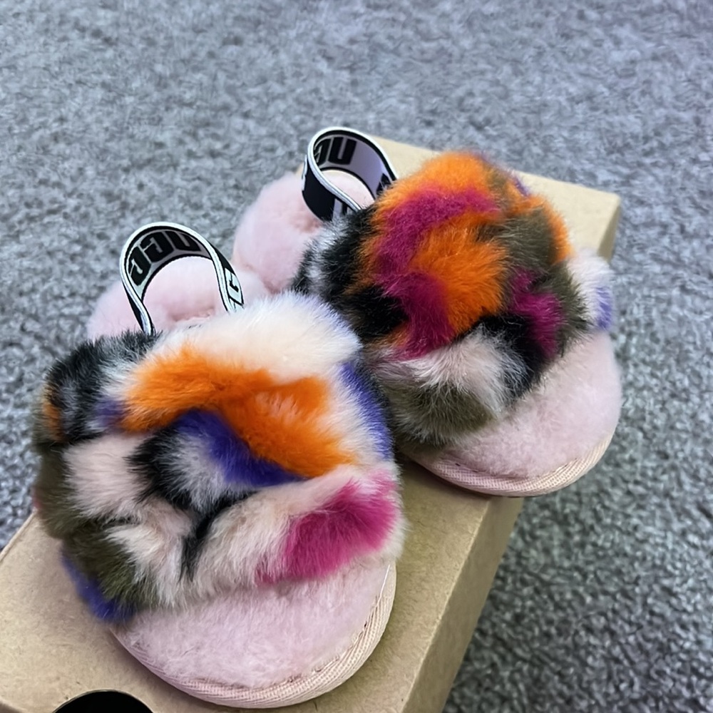Ugg Slippers - Picture 5 of 5